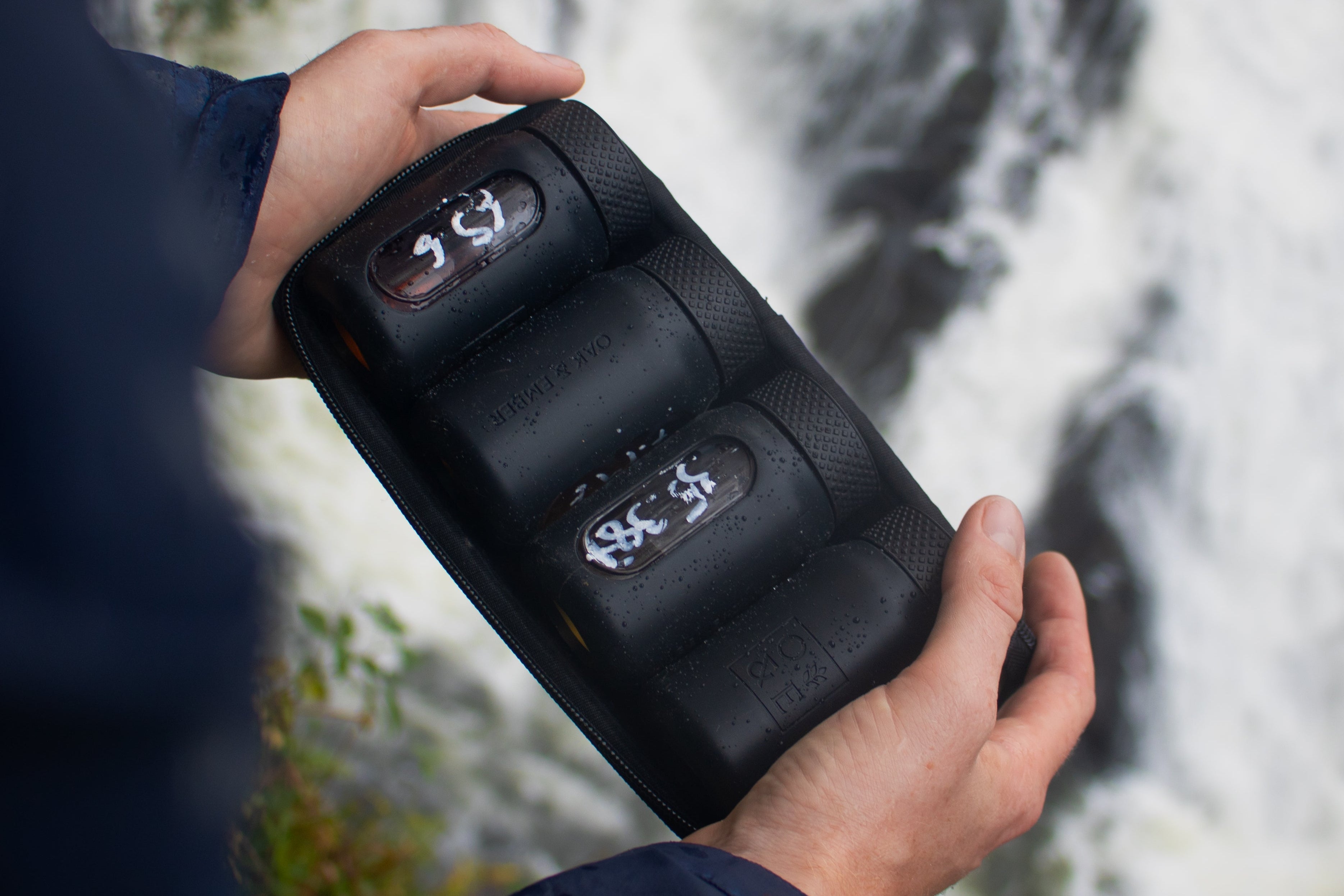 Whisky gift set with refillable travel flasks and zip case Whisky Travel Set – Flight Flask Traveller 