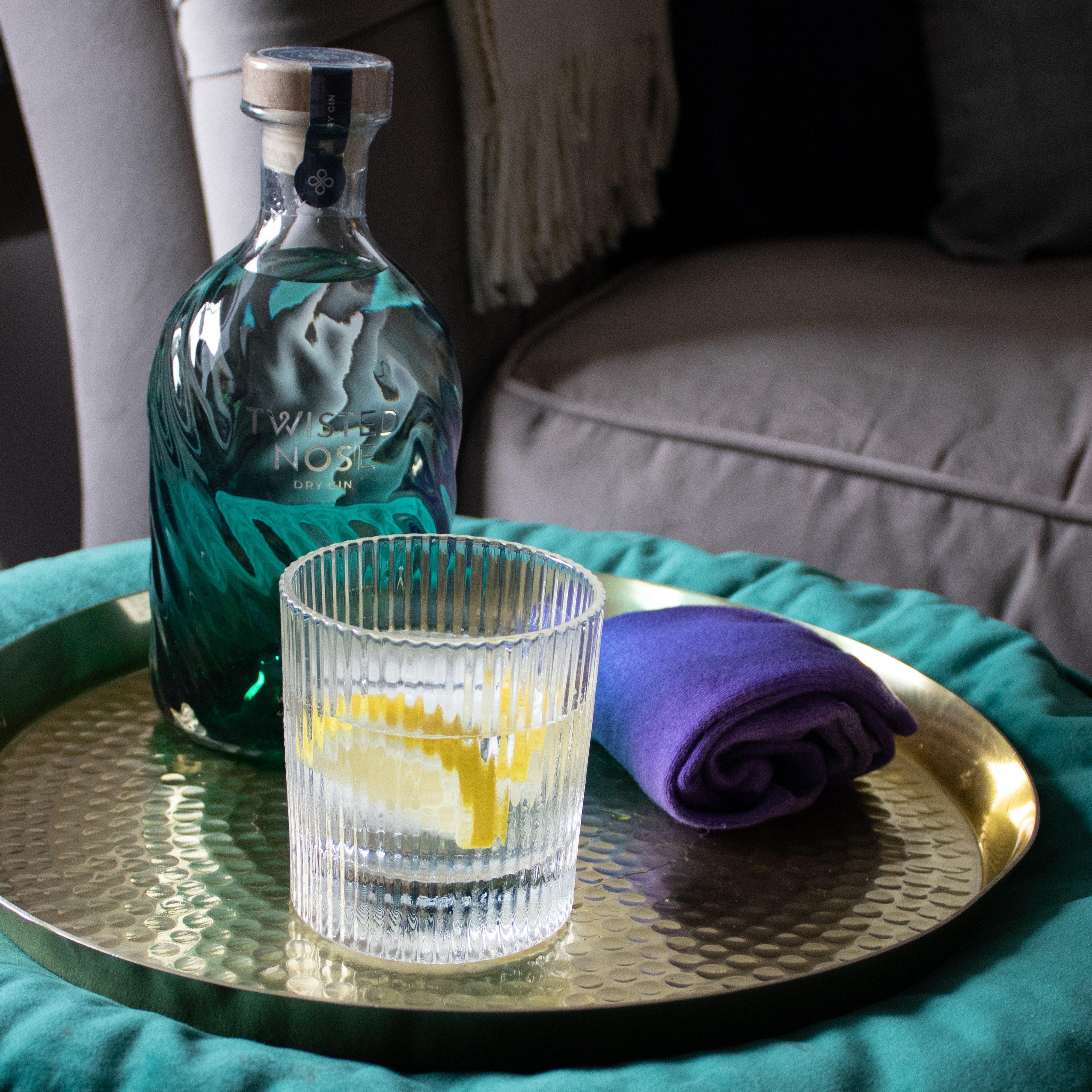 Gin accessories gift set with tumbler and socks